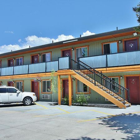 Moose Creek Inn West Yellowstone Exteriör bild