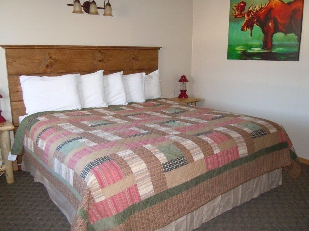 Moose Creek Inn West Yellowstone Exteriör bild