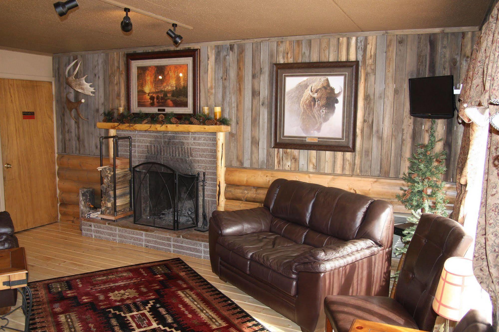 Moose Creek Inn West Yellowstone Exteriör bild