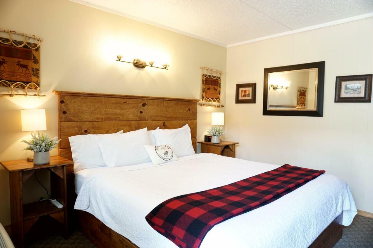 Moose Creek Inn West Yellowstone Exteriör bild